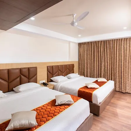 Lee-Benz Ark Hotel Kumbakonam Exterior photo